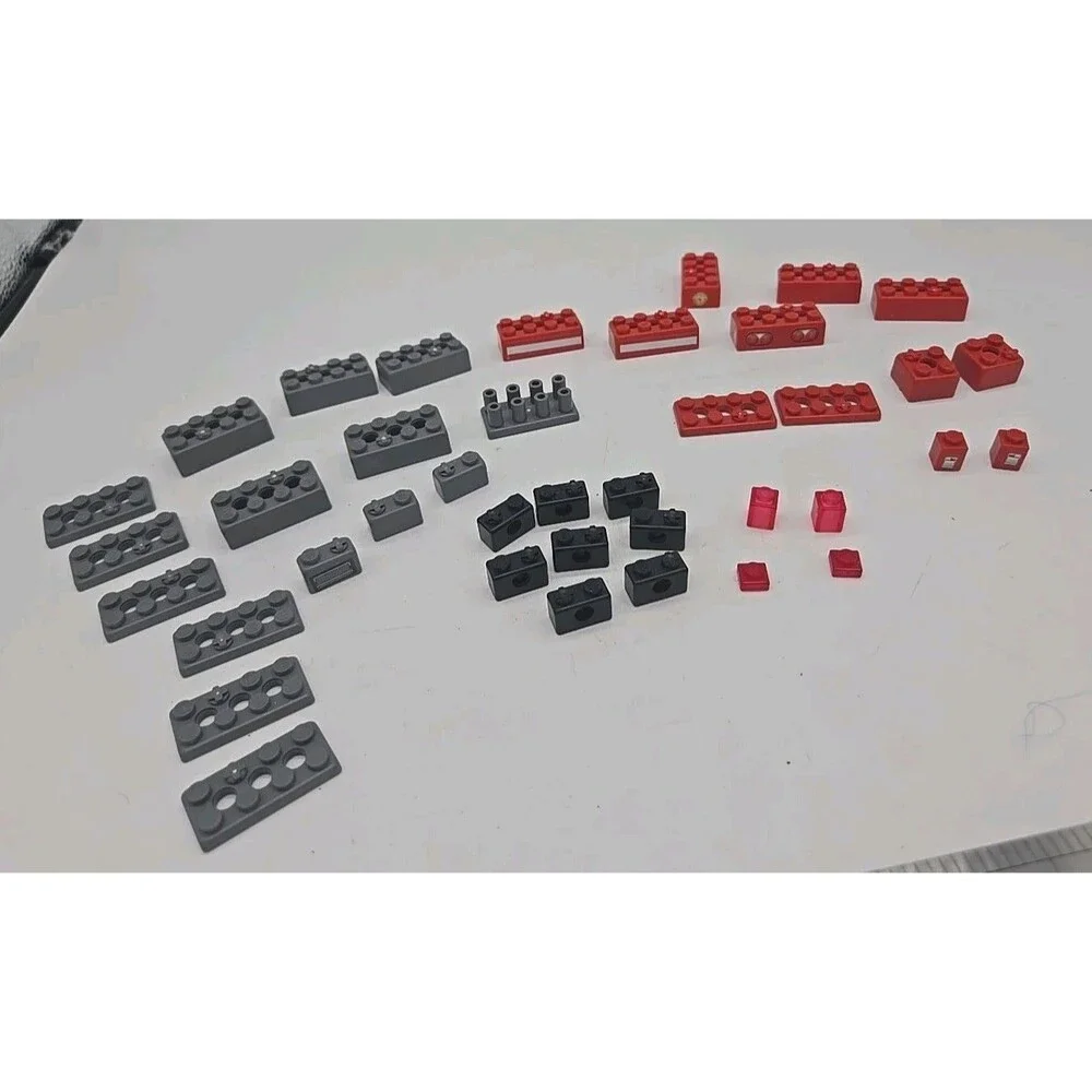 K'nex 39 Replacement Assorted Pieces Red Black Gray Bricks Miscellaneous Parts